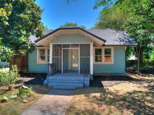 Building Photo - 316 N University Blvd