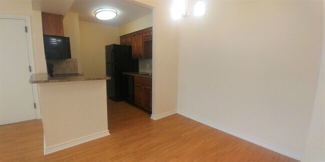 Foto del edificio - College Station - 1 bedroom / 1 bath - Cripple Creek Condos - IN GREAT LOCATION