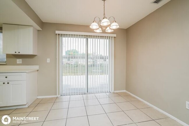 Building Photo - 19 Kingsman Cir
