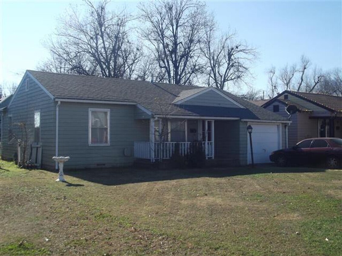 Foto principal - 2417 W Cherokee Ave