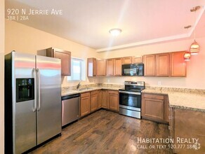Building Photo - 920 N Jerrie Ave