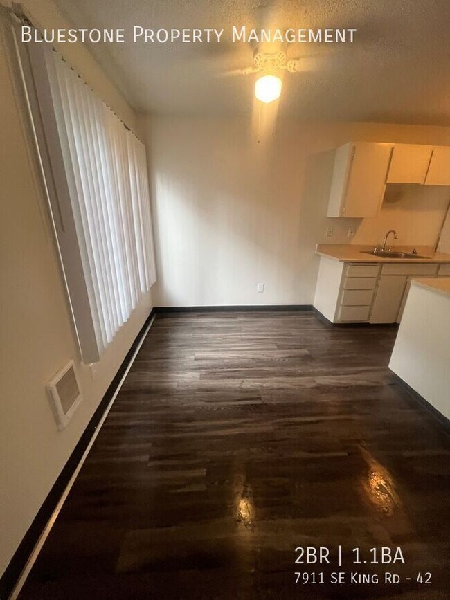 Building Photo - 7911 SE King Rd