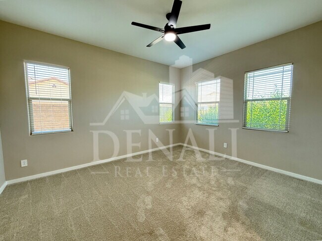 Foto del edificio - 4443 N 201st Ave