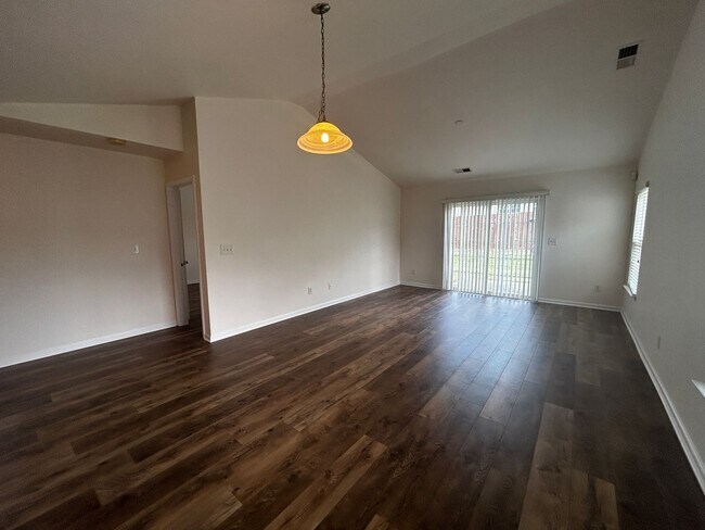 Foto del edificio - Lovely 3 Bedroom Home in Kyliglen!