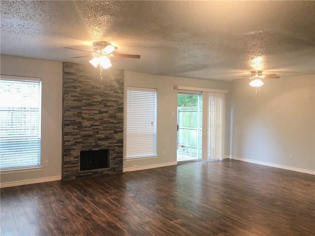 Primary Photo - 3022 Eastpark Dr