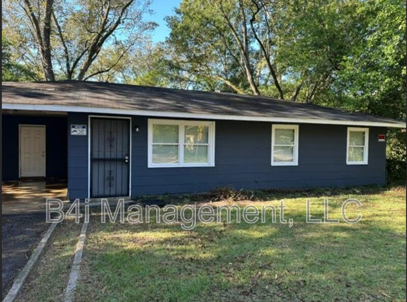 Foto del edificio - 2460 Brevard Dr