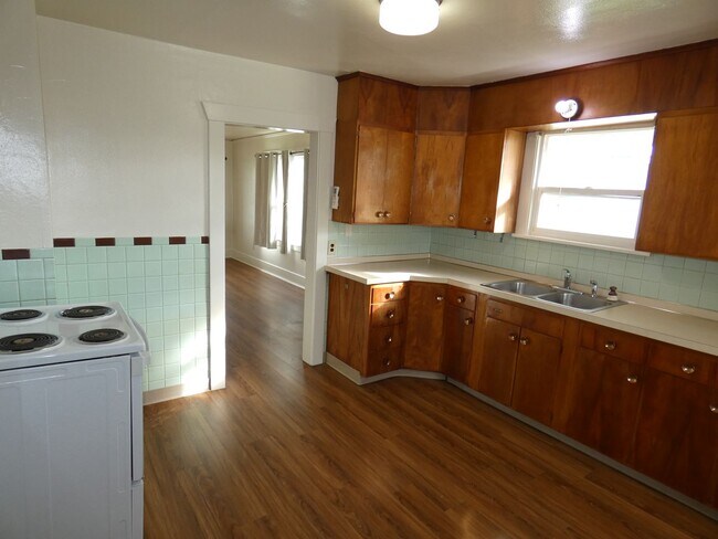 Foto del edificio - Centrally located 2 bedroom