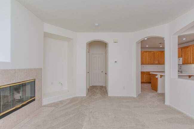 Building Photo - Beautiful 2 Bed/2 Bath Townhome in Pelagos...