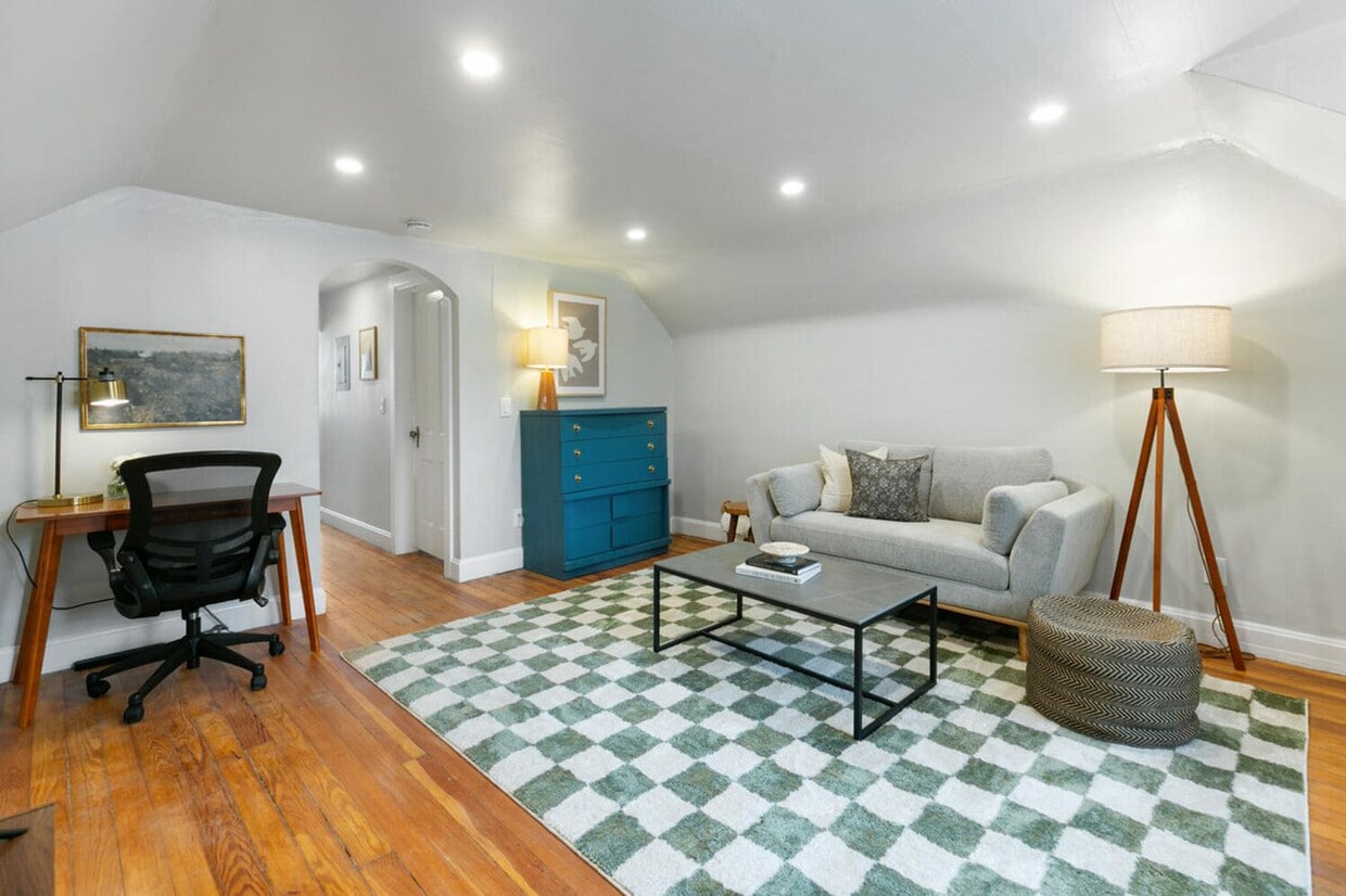 Foto principal - 2619 E 12th Ave