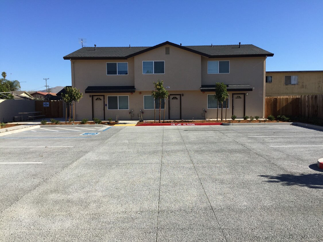Primary Photo - 921 - 923 Del Monte Avenue - Salinas