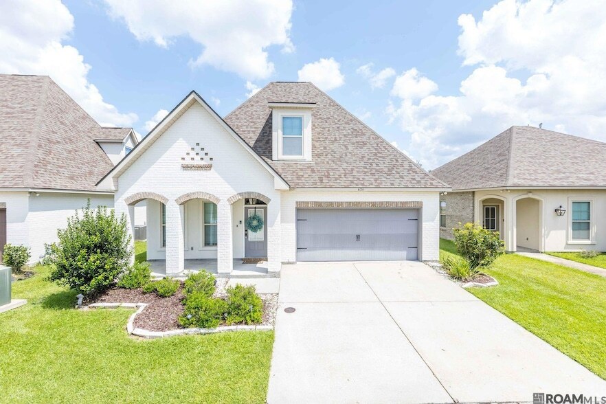 Primary Photo - 6211 Lake Edge Dr