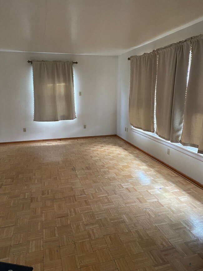 Foto del edificio - 335 E Burd St