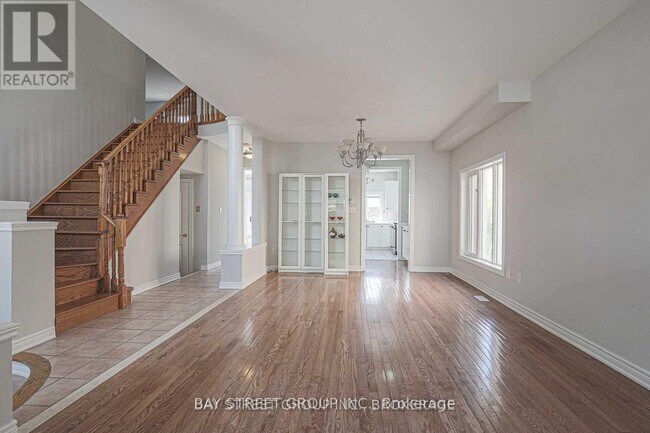 Building Photo - 47 Gemini Crescent