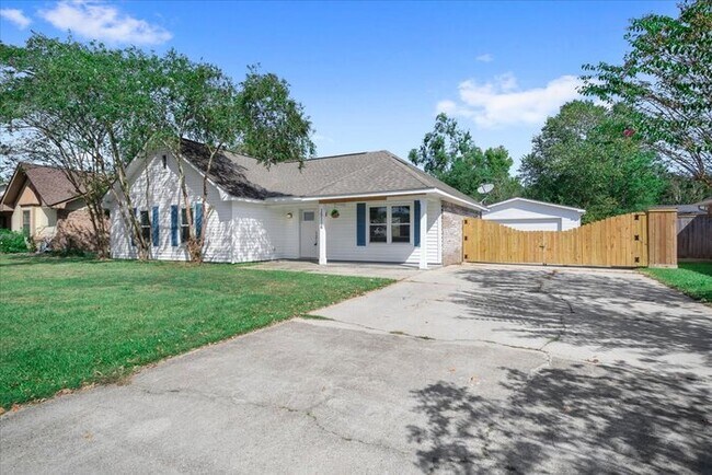 Foto del edificio - 15116 Rosewood St