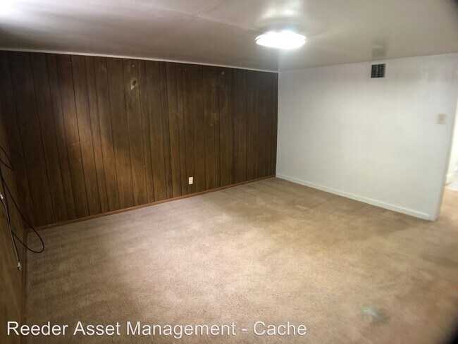 Building Photo - 44 E 600 N