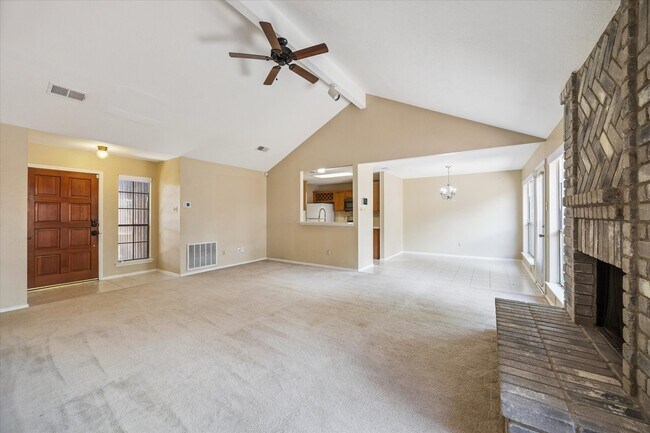 Foto del edificio - 16330 Leamington Ln