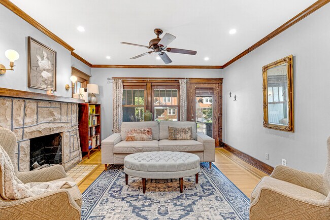 Foto del edificio - 838 Melford Ave