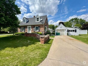 Building Photo - 512 W Stanton St