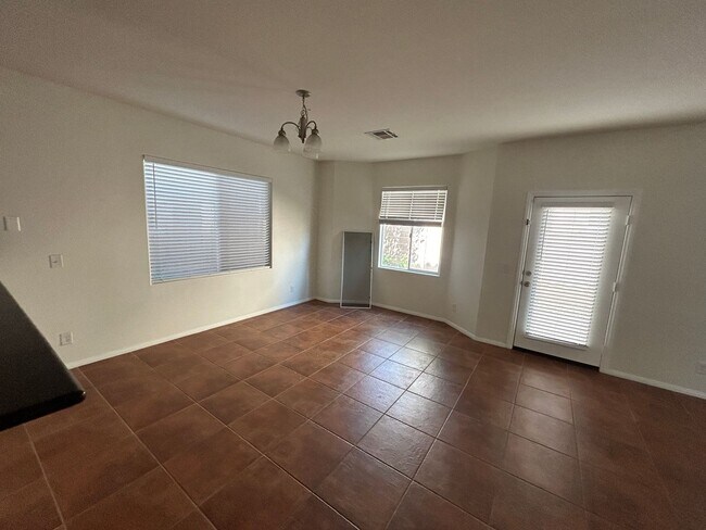 Building Photo - Stunning Two Story Gem in Southern Highlands