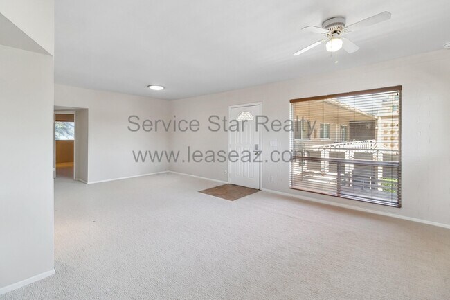 Foto del edificio - 6804 E 2nd St