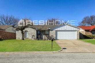 Building Photo - 3051 Shane Dr