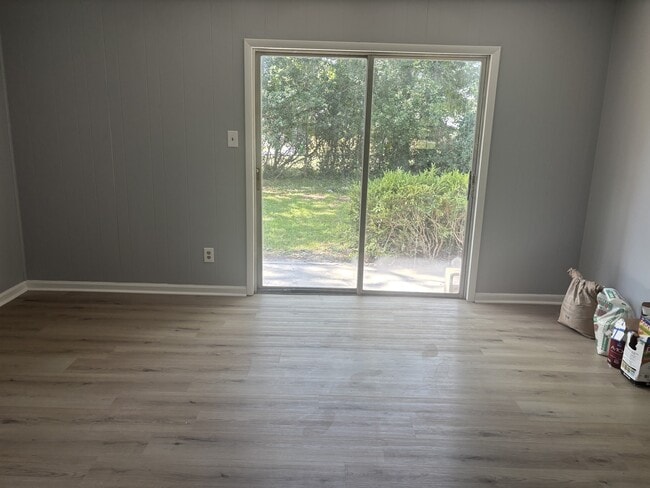 Building Photo - 2613 Quincy Cir