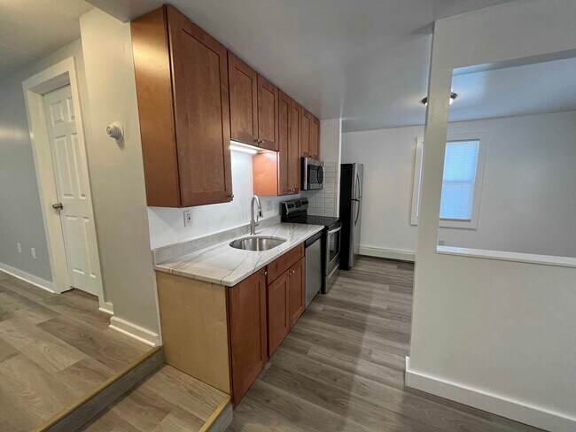 Building Photo - 2 Spring Valley St