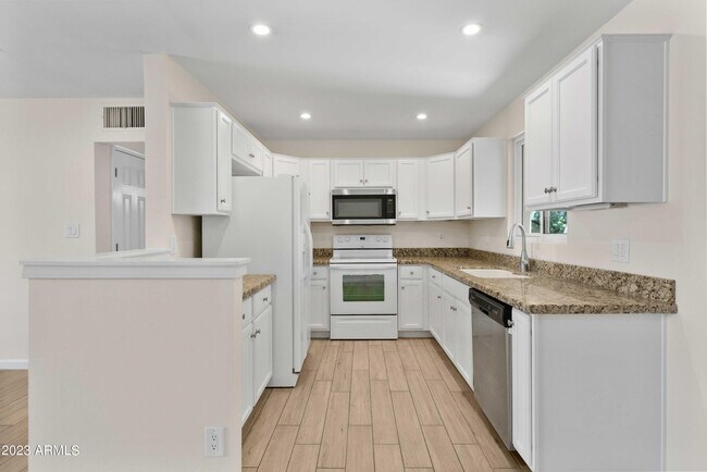 Building Photo - 3632 N Mohave Way
