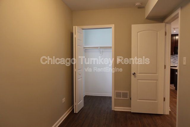 Foto del edificio - 2345 S Whipple St
