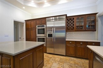 Building Photo - 2201 Beacon Ln