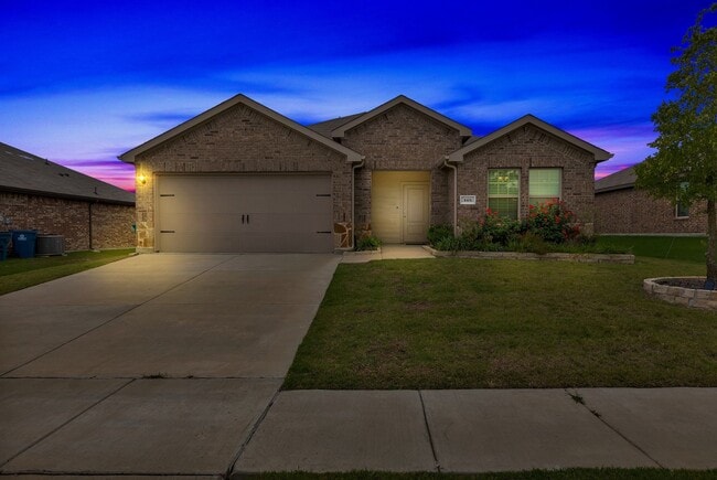 Building Photo - Royce City Home