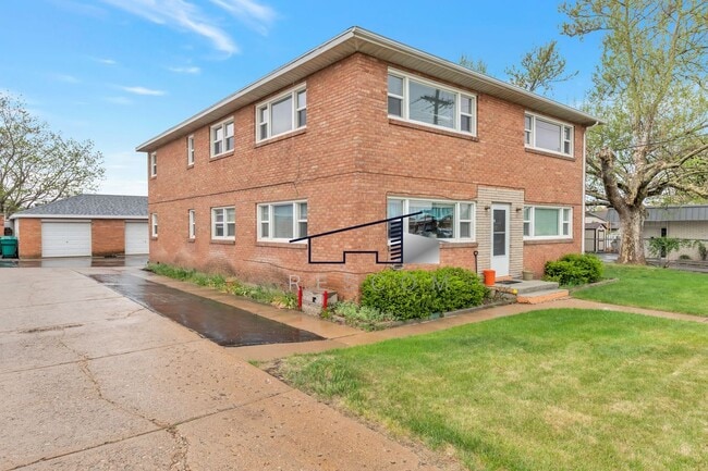 Building Photo - 338 E 200 S