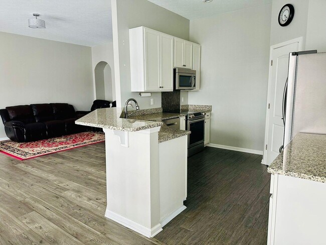 Foto del edificio - 3225 Rossmore Cir