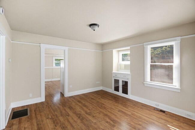 Foto del edificio - Charming Sellwood Cottage w/ Garage & Fenc...
