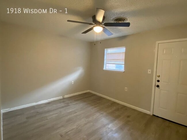 Building Photo - 1918 Wisdom Dr