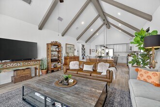 Building Photo - 31418 Golden Cliffs Ln