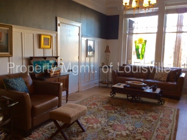 Building Photo - 2BD/3BA Condo located in St. James Ct.