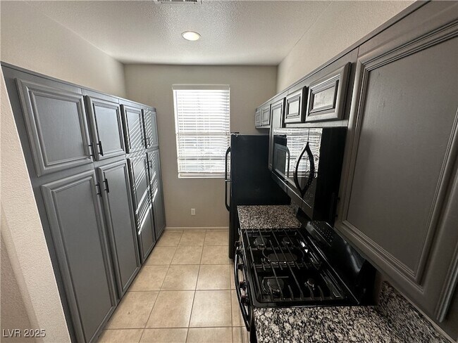Foto del edificio - 5265 Pendergrass St