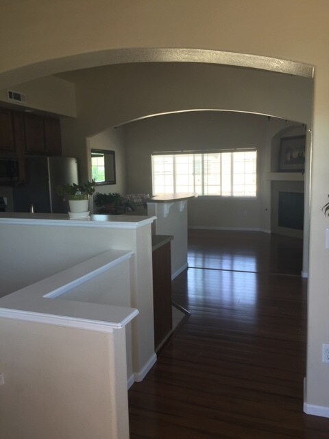 Foto del edificio - 5039 Brookfield Dr