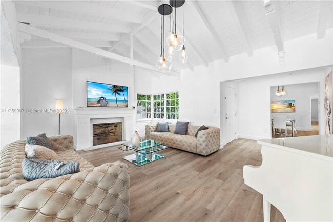 Foto del edificio - 253 N Coconut Ln