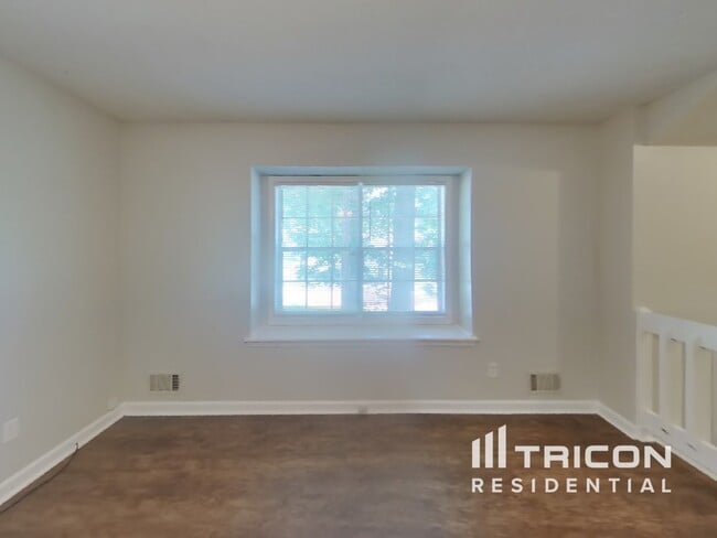 Foto del edificio - 1025 Brenton Dr NW