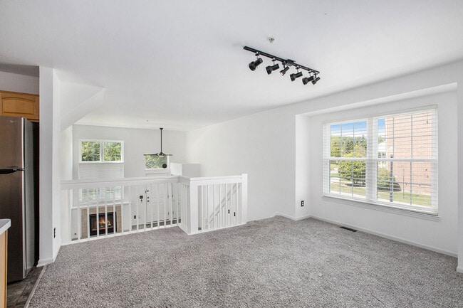 Foto del edificio - 1947 Lindsay Ln