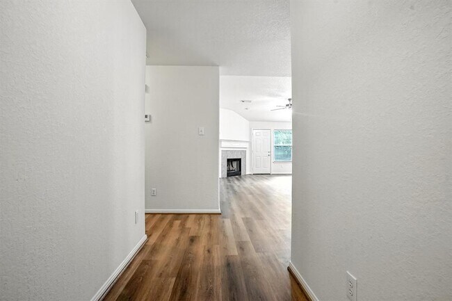 Building Photo - 14602 Windwood Park Ln