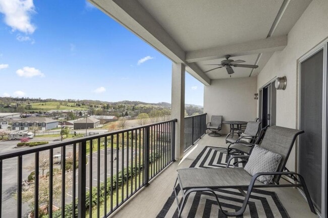 Foto del edificio - 210 Raceday Center Dr