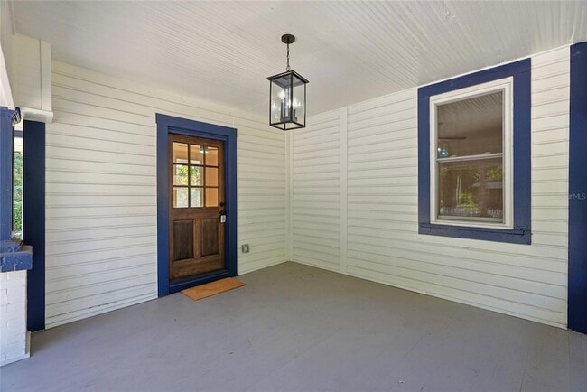 Building Photo - 511 E Frances Ave