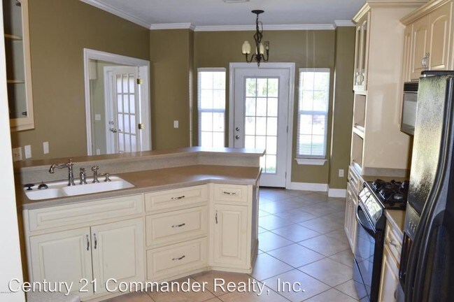 Building Photo - 3202 Rosewood Way