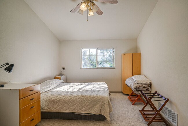Building Photo - 2077 County Road 308-SI ID1623794P