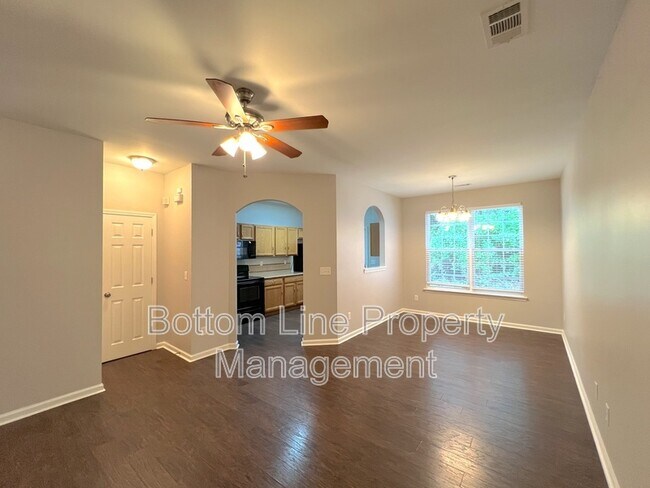 Foto del edificio - 7637 Abigail Glen Dr