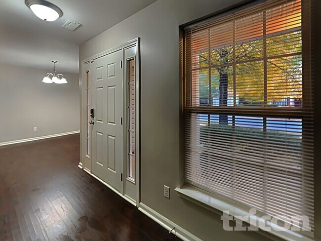 Foto del edificio - 310 Winding Canyon Dr