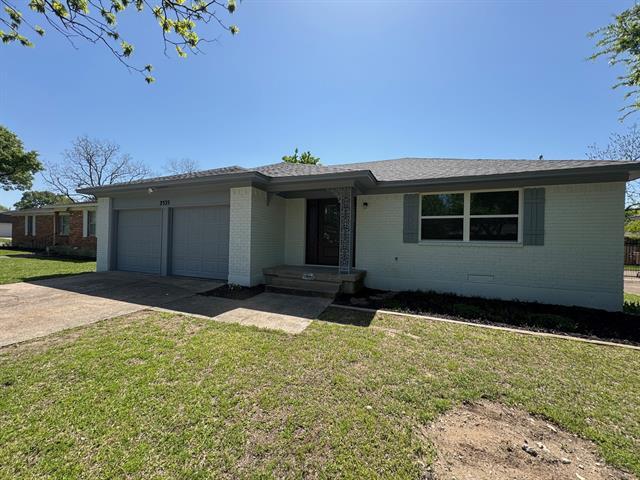 Building Photo - 2535 Greenport Dr